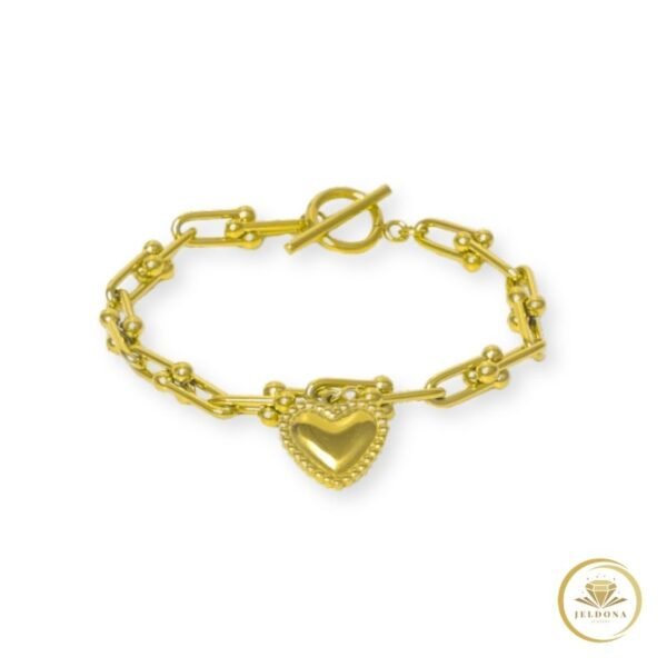 Luxe Love Chain Bracelet in white background.