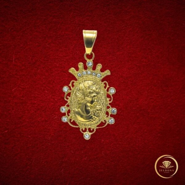 Regal Cameo Empress in Red Cloth